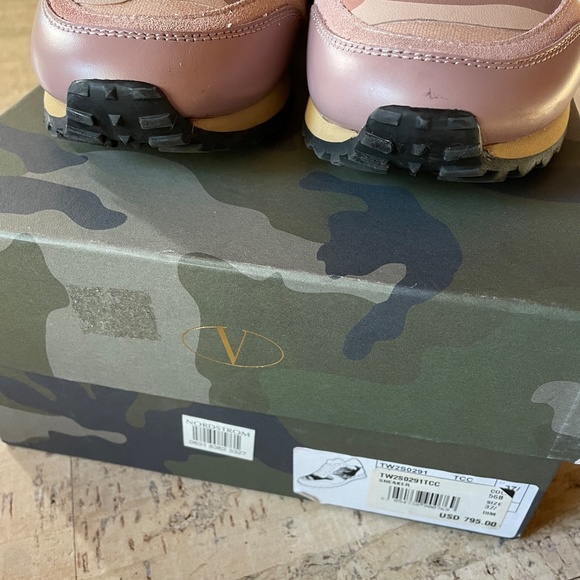 Valentino Garavani Rockstud Camouflage sneakers - Pink size 7 - Picture 6 of 13